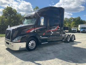 2014 VOLVO VNL780 W/72″ SLEEPER – 38K MILES ON CERTIFIED OVERHAUL