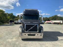 2014 VOLVO VNL780 W/72″ SLEEPER – 38K MILES ON CERTIFIED OVERHAUL full