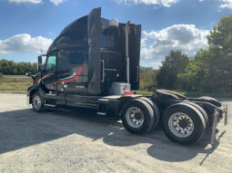 2014 VOLVO VNL780 W/72″ SLEEPER – 38K MILES ON CERTIFIED OVERHAUL full