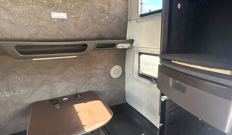 2014 VOLVO VNL780 W/72″ SLEEPER – 38K MILES ON CERTIFIED OVERHAUL full