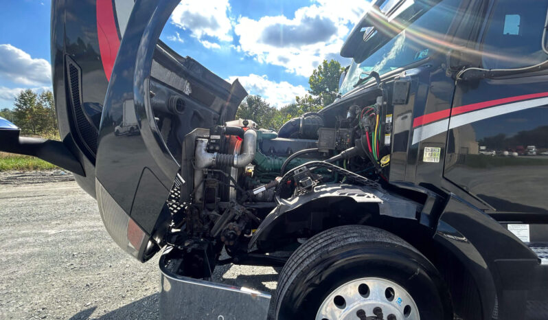 2014 VOLVO VNL780 W/72″ SLEEPER – 38K MILES ON CERTIFIED OVERHAUL full
