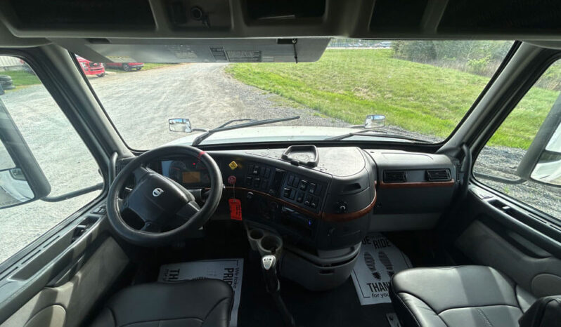 2007 VOLVO VNL780 W/397K MILES ON CERTIFIED OVERHAUL full