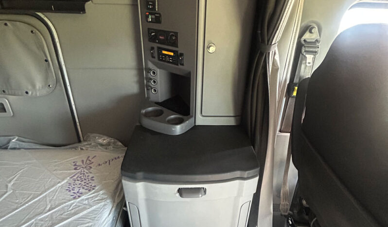 2015 PETERBILT 579 W/149K ON CERTFIED OVERHAUL full
