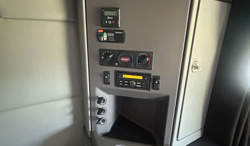 2015 PETERBILT 579 W/149K ON CERTFIED OVERHAUL full