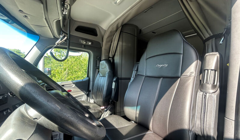2015 PETERBILT 579 W/149K ON CERTFIED OVERHAUL full
