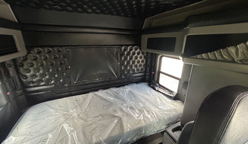 2019 KENWORTH W900L W/68K MILES ON CERTIFIED OVERHAUL full
