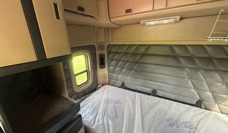 2018 FREIGHTLINER CORONADO 122SD W/70″ SLEEPER full