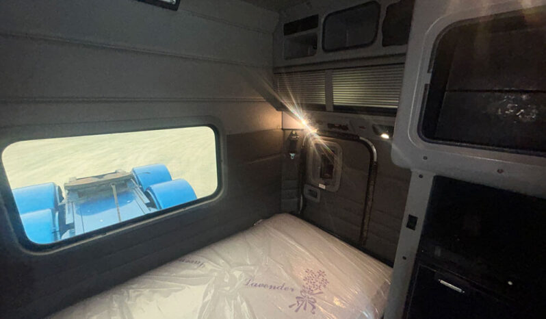 2007 PETERBILT 379 W/200K MILES ON OVERHAUL full