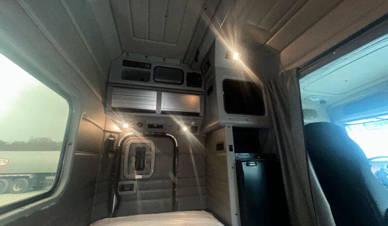 2007 PETERBILT 379 W/200K MILES ON OVERHAUL full