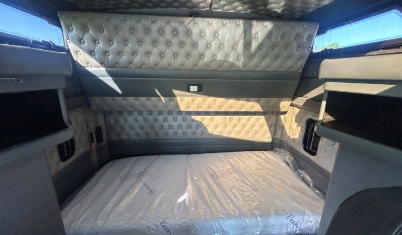 2006 KENWORTH W900L W/150K MILES ON CERTIFIED CUMMINS OVERHAUL full