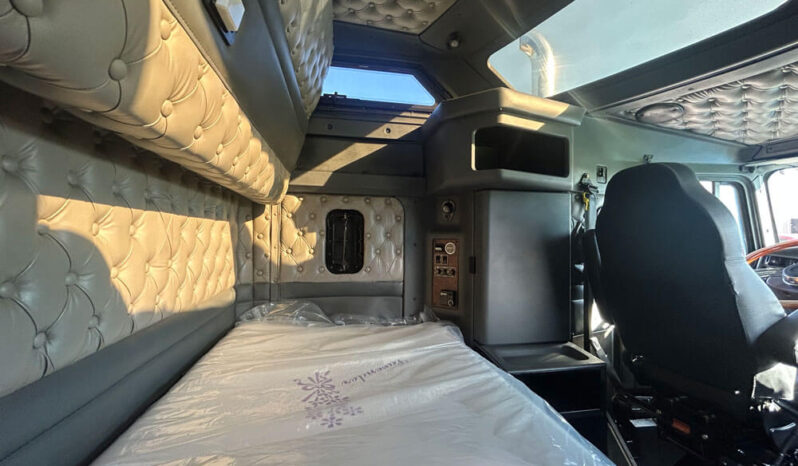 2006 KENWORTH W900L W/150K MILES ON CERTIFIED CUMMINS OVERHAUL full