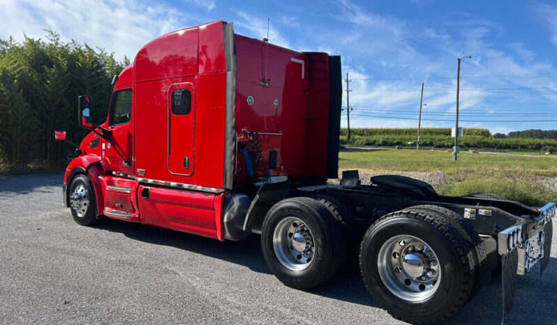 2019 PETERBILT 579 W/80″ MID-ROOF SLEEPER full