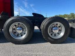 2019 PETERBILT 579 W/80″ MID-ROOF SLEEPER full