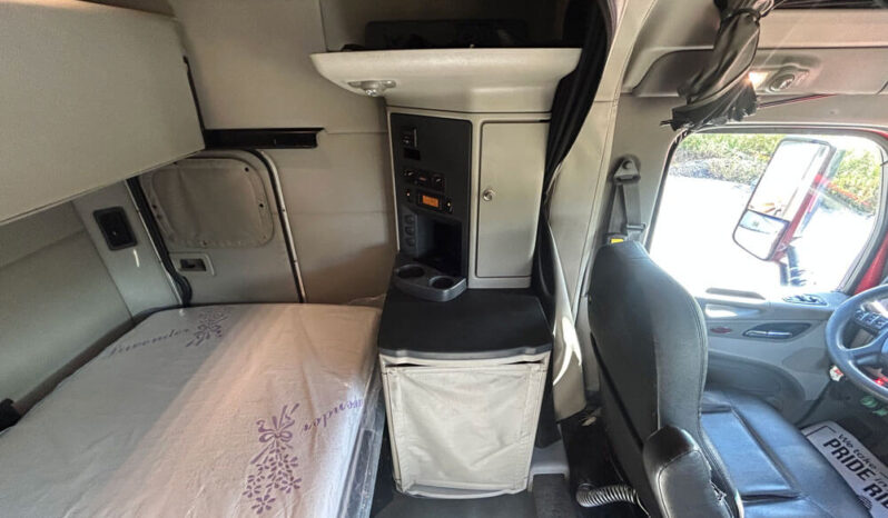 2019 PETERBILT 579 W/80″ MID-ROOF SLEEPER full