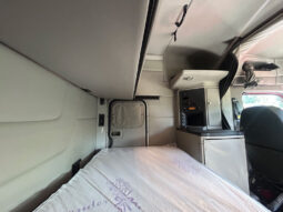 2019 PETERBILT 579 W/80″ MID-ROOF SLEEPER full