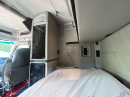2019 PETERBILT 579 W/80″ MID-ROOF SLEEPER full