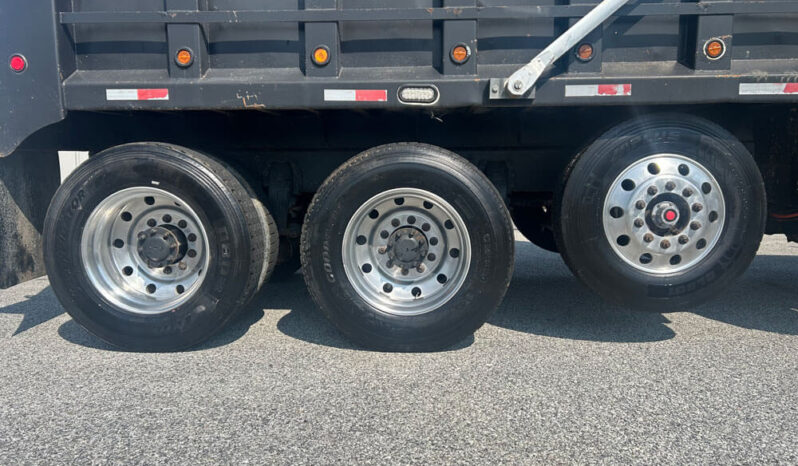 2016 PETERBILT 348 TRI-AXLE DUMP TRUCK W/OPTIONAL 2 YEAR UNLIMITED MILEAGE WARRANTY full