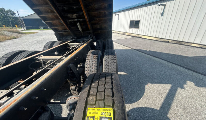 2016 PETERBILT 348 TRI-AXLE DUMP TRUCK W/OPTIONAL 2 YEAR UNLIMITED MILEAGE WARRANTY full