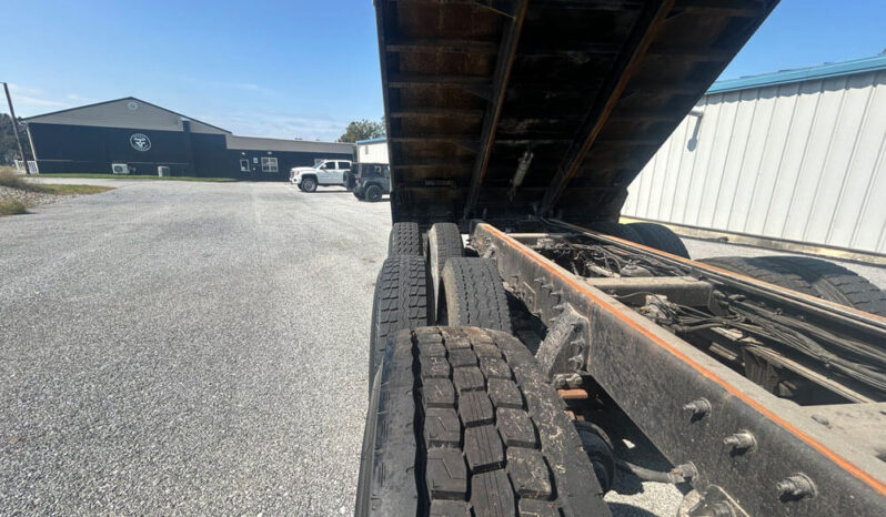 2016 PETERBILT 348 TRI-AXLE DUMP TRUCK W/OPTIONAL 2 YEAR UNLIMITED MILEAGE WARRANTY full