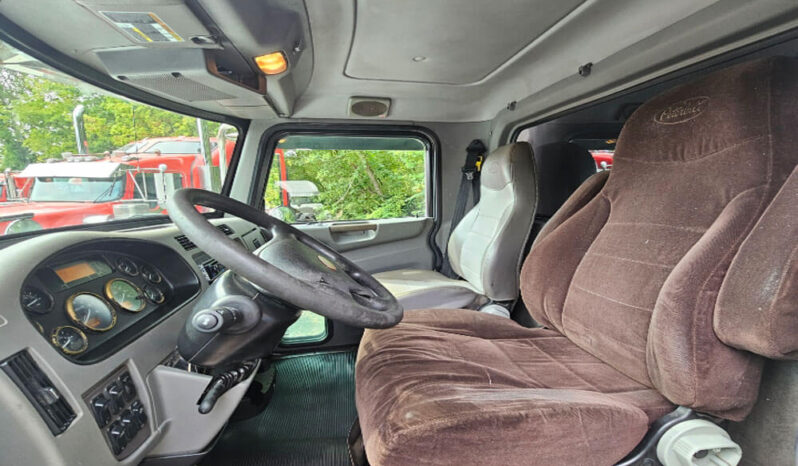 2016 PETERBILT 348 TRI-AXLE DUMP TRUCK W/OPTIONAL 2 YEAR UNLIMITED MILEAGE WARRANTY full