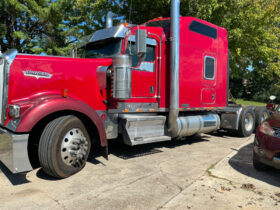 2007 KENWORTH W900L W/86” DOUBLE BUNK STUDIO SLEEPER