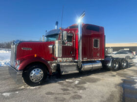2007 KENWORTH W900L W/167K MILES ON CERTIFIED OVERHAUL