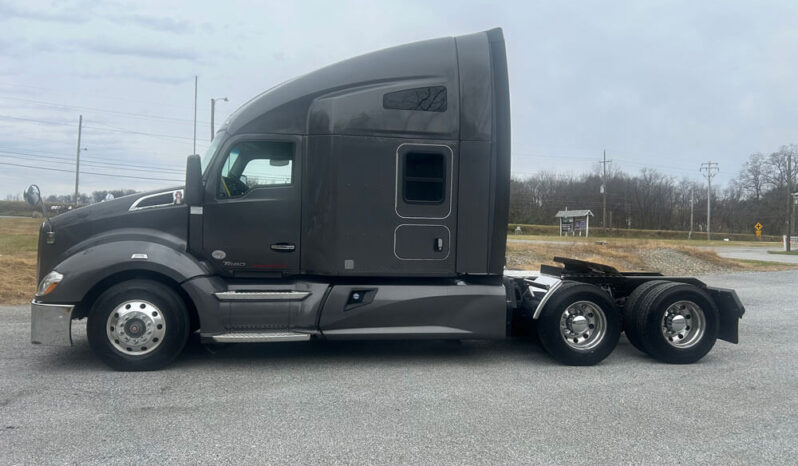 2018 KENWORTH T680 W/10K MILES ON CUMMINS OVERHAUL full