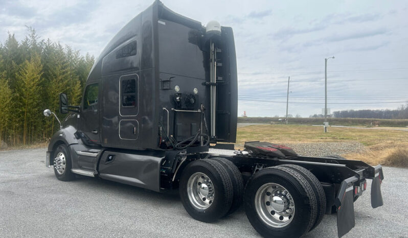 2018 KENWORTH T680 W/10K MILES ON CUMMINS OVERHAUL full