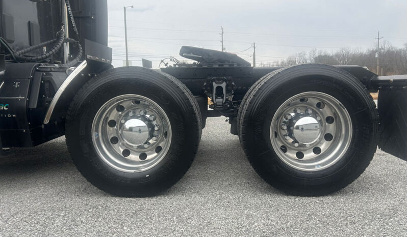 2018 KENWORTH T680 W/10K MILES ON CUMMINS OVERHAUL full