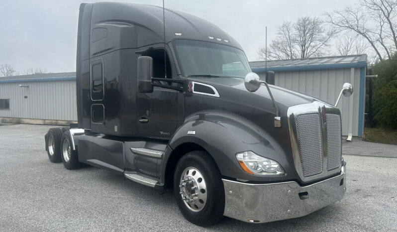2018 KENWORTH T680 W/10K MILES ON CUMMINS OVERHAUL full