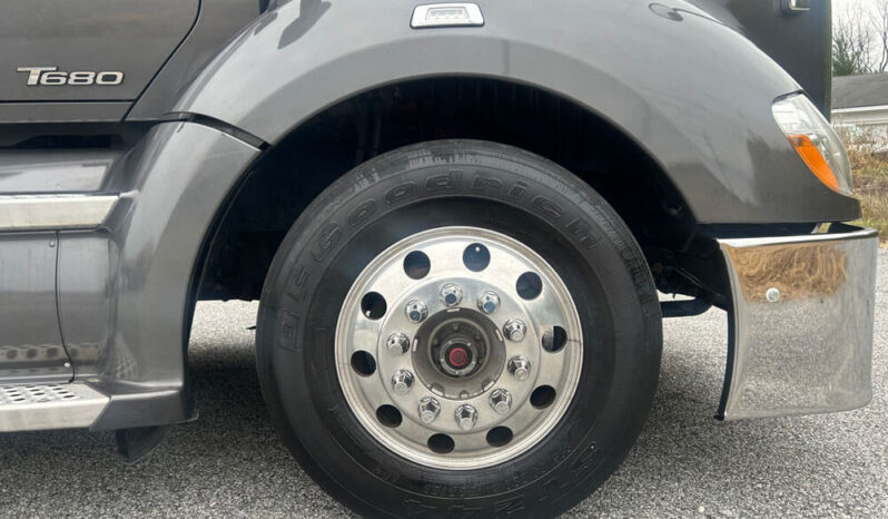 2018 KENWORTH T680 W/10K MILES ON CUMMINS OVERHAUL full