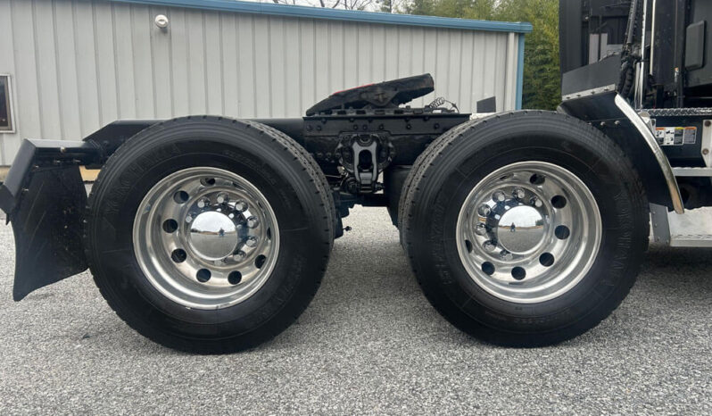 2018 KENWORTH T680 W/10K MILES ON CUMMINS OVERHAUL full