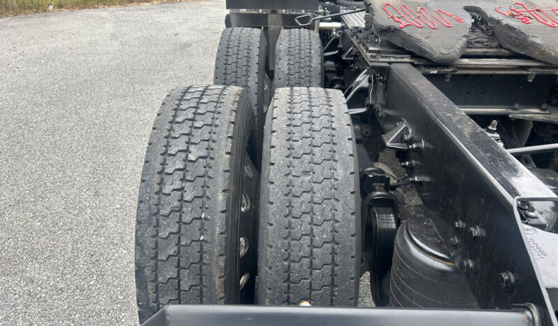 2018 KENWORTH T680 W/10K MILES ON CUMMINS OVERHAUL full