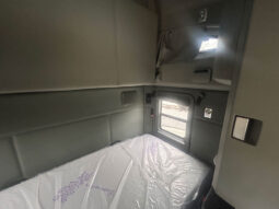 2018 KENWORTH T680 W/10K MILES ON CUMMINS OVERHAUL full