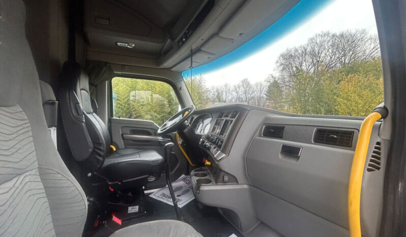 2018 KENWORTH T680 W/10K MILES ON CUMMINS OVERHAUL full