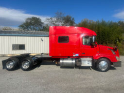 2018 VOLVO VNL64T730 W/70″ SLEEPER full