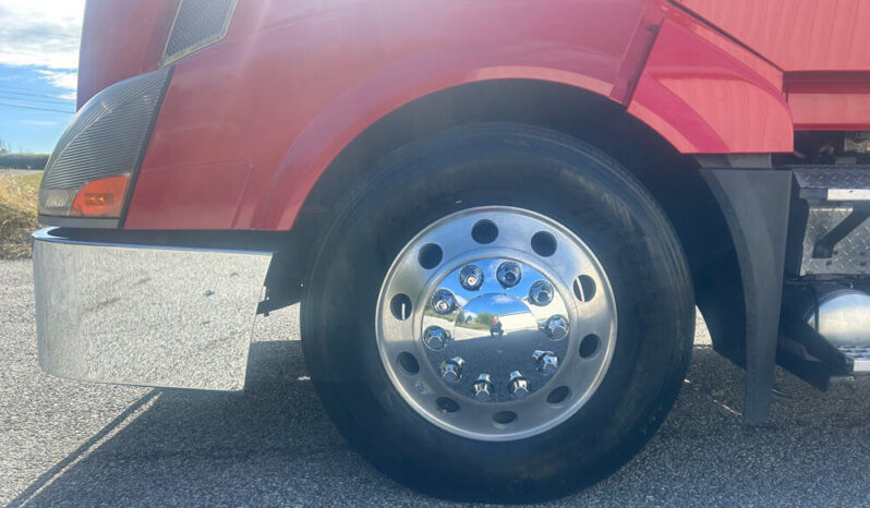 2018 VOLVO VNL64T730 W/70″ SLEEPER full