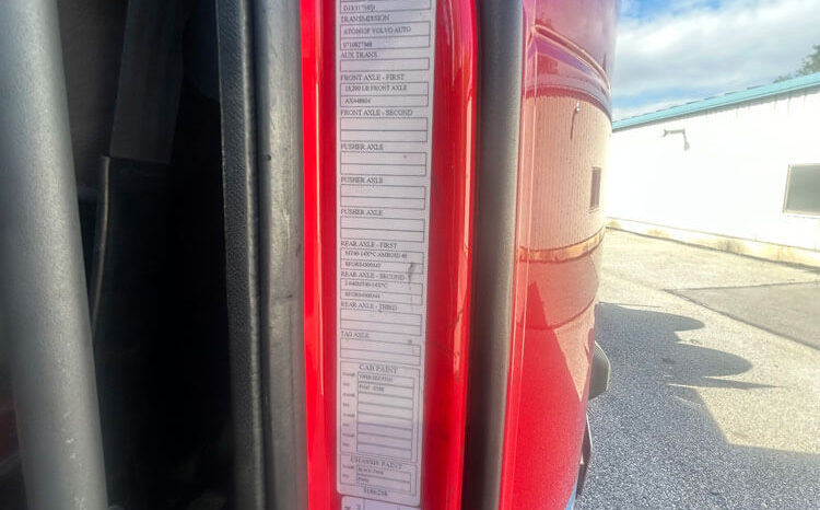 2018 VOLVO VNL64T730 W/70″ SLEEPER full