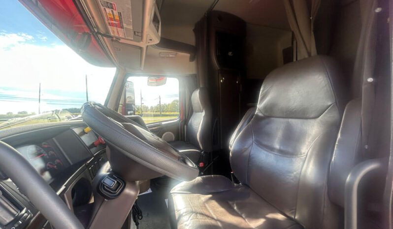 2018 VOLVO VNL64T730 W/70″ SLEEPER full