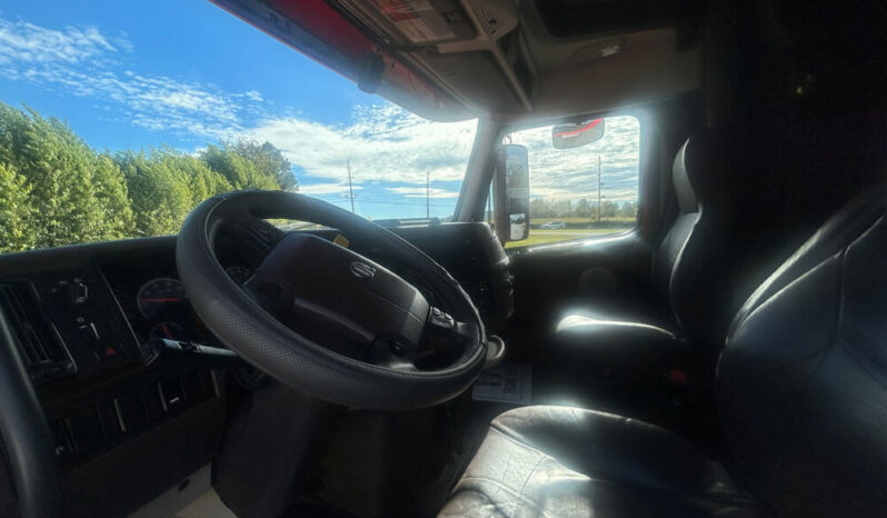 2018 VOLVO VNL64T730 W/70″ SLEEPER full