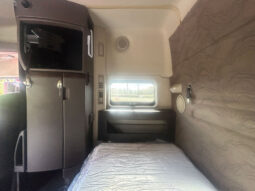 2018 VOLVO VNL64T730 W/70″ SLEEPER full