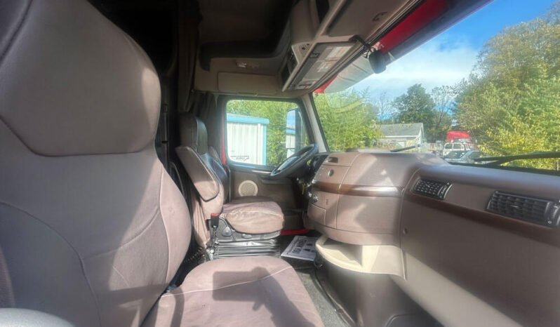 2018 VOLVO VNL64T730 W/70″ SLEEPER full