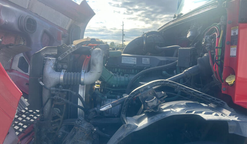 2018 VOLVO VNL64T730 W/70″ SLEEPER full