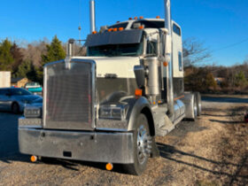 2000 KENWORTH W900L W/86” STUDIO SLEEPER