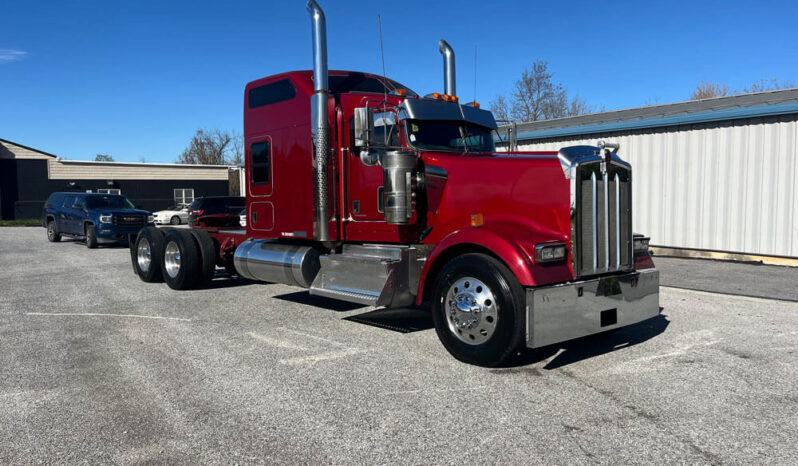 2017 KENWORTH W900 STUDIO SLEEPER W/186K MILES ON REMAN CUMMINS ISX 15 ENGINE full