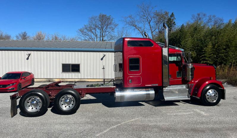 2017 KENWORTH W900 STUDIO SLEEPER W/186K MILES ON REMAN CUMMINS ISX 15 ENGINE full