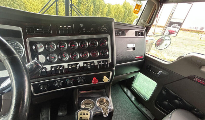2017 KENWORTH W900 STUDIO SLEEPER W/186K MILES ON REMAN CUMMINS ISX 15 ENGINE full
