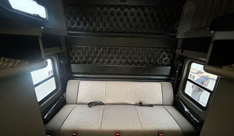 2017 KENWORTH W900 STUDIO SLEEPER W/186K MILES ON REMAN CUMMINS ISX 15 ENGINE full