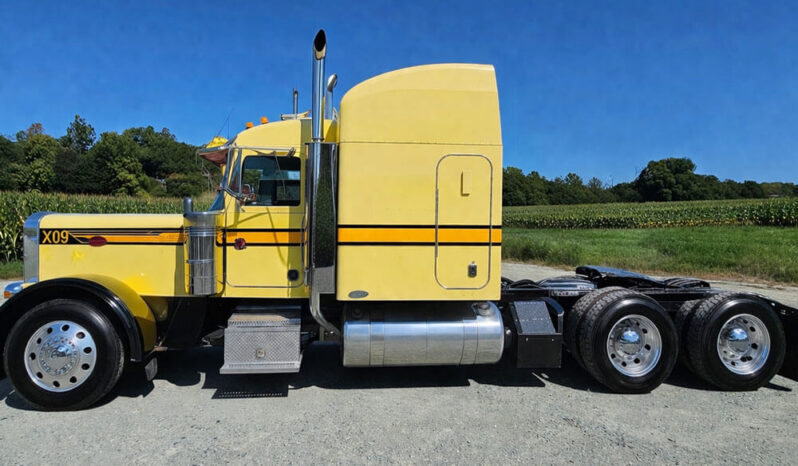 2003 PETERBILT 379EXHD W/86″ SLEEPER full