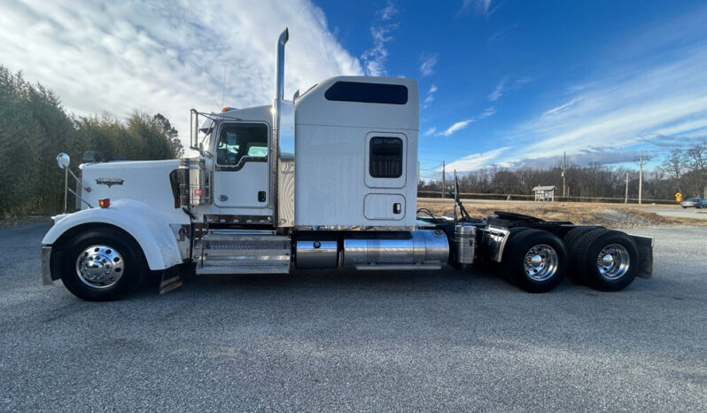 2021 KENWORTH W900L W/86″ RAISED ROOF SLEEPER full